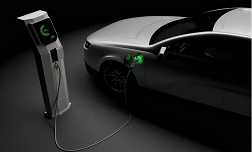 Comparative Analysis of Si and SiC Devices for EV Traction Inverters