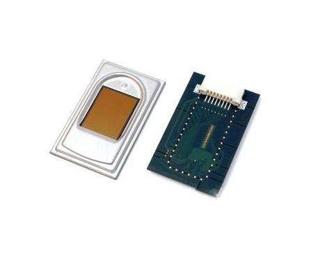 Capacitive semiconductor fingerprint sensor