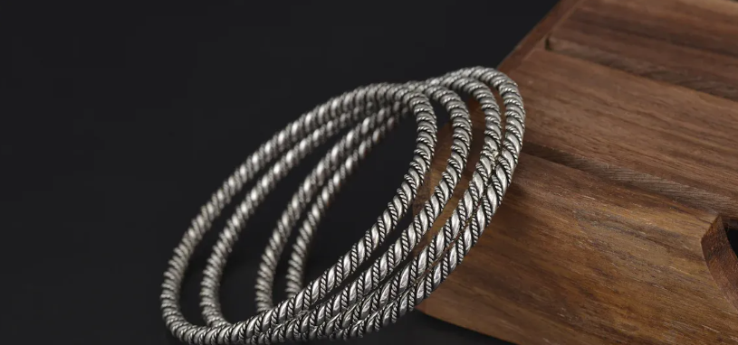 Spiral wrap choices that keep hoses damage free