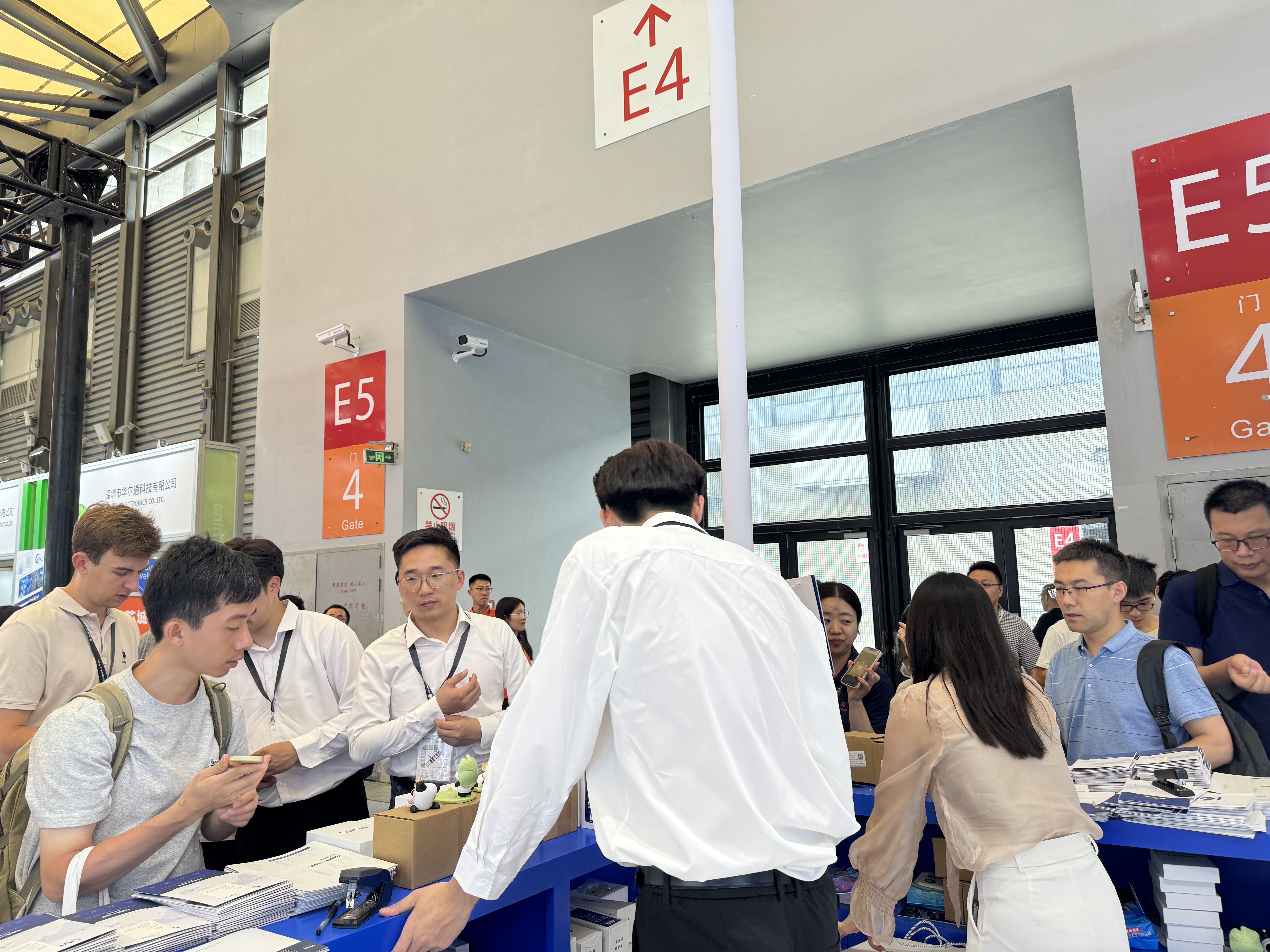 电子元器件供销商UTMEL亮相electronica china 2024 展位人气爆棚