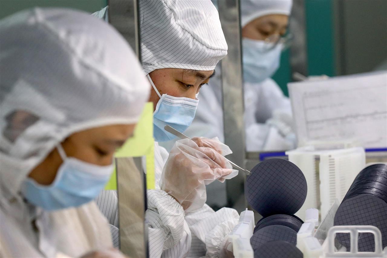 Japan's Three-Stage Strategy to Revive the Semiconductor Industry(2).jpg