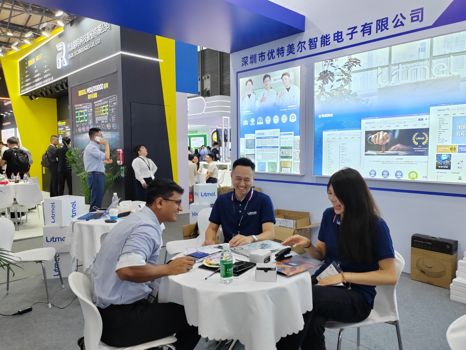 booth-consultation.jpg booth-consultation.jpg